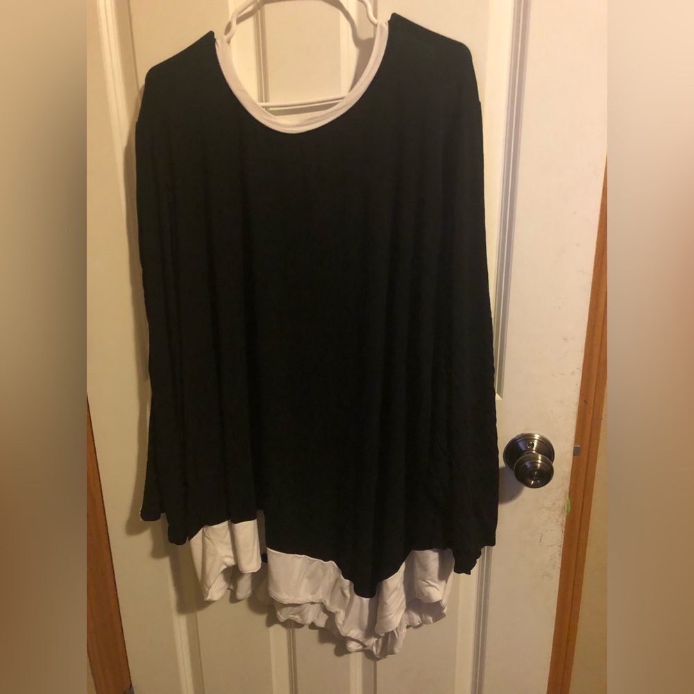 Romans- black and white striped two piece pant outfit. Size 4x true to size.